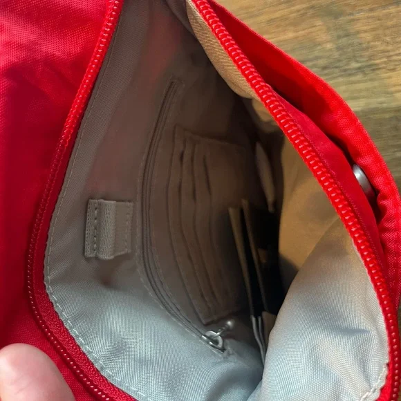 NWOT Red Baggallini Crossbody Bag Statement Purse - Picture 5 of 6